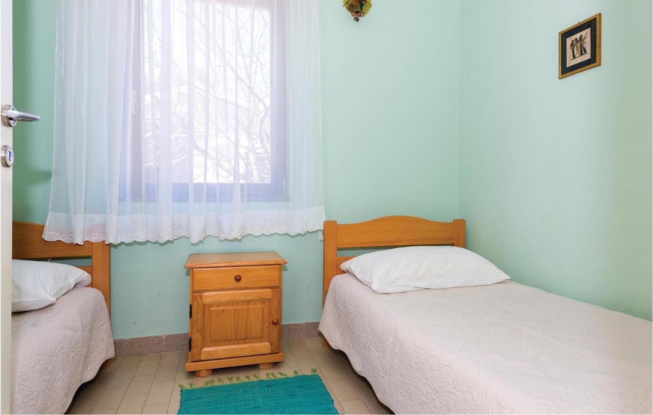 Beautiful Apartment In Rogoznica With Wifi Ngoại thất bức ảnh