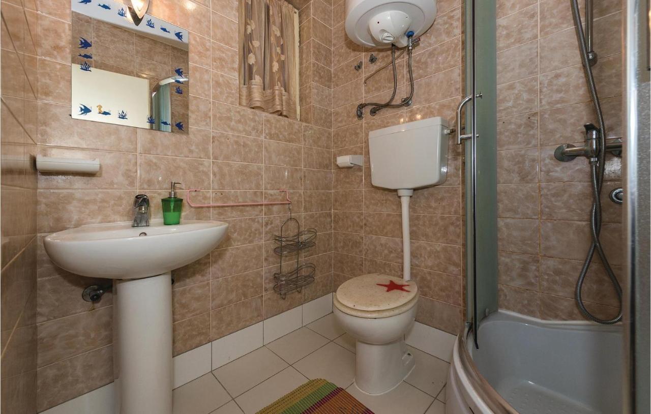 Beautiful Apartment In Rogoznica With Wifi Ngoại thất bức ảnh